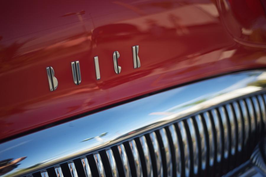  Buick Skylark Sport Convertible 1954 года  (фото 8 из 19)
